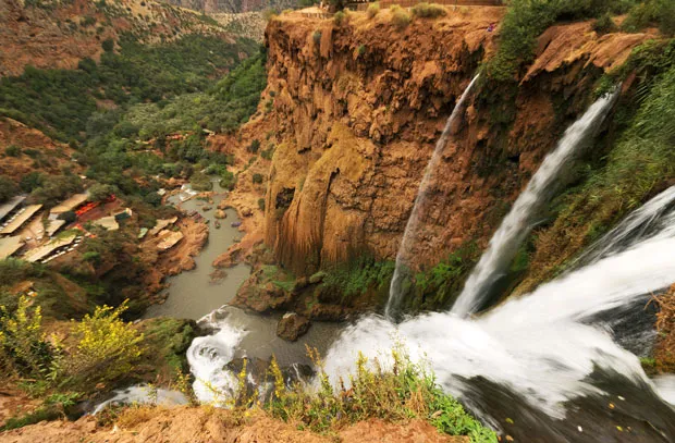 The-Ouzoud-Waterfalls-in-Marrakech-has-a-constant-flow